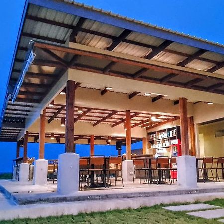 The Grey Inn Sarog Εξωτερικό φωτογραφία